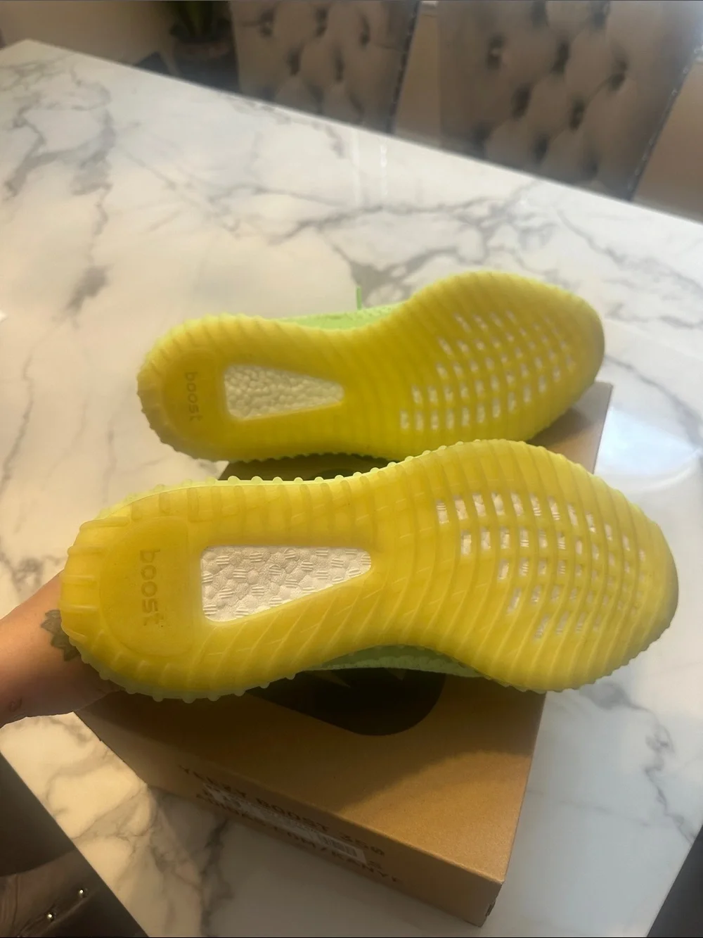 Yeezy Boost 350 V2 GID - GLOW
